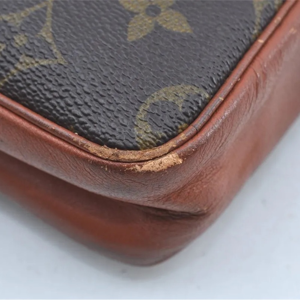 Vintage Louis Vuitton clutch great condition